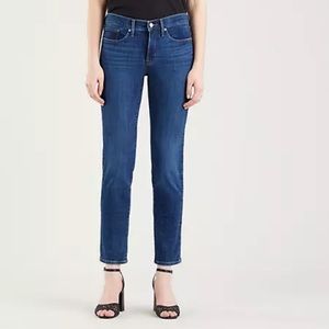 Levi’s 312 Shaping Slim Jeans  size 28